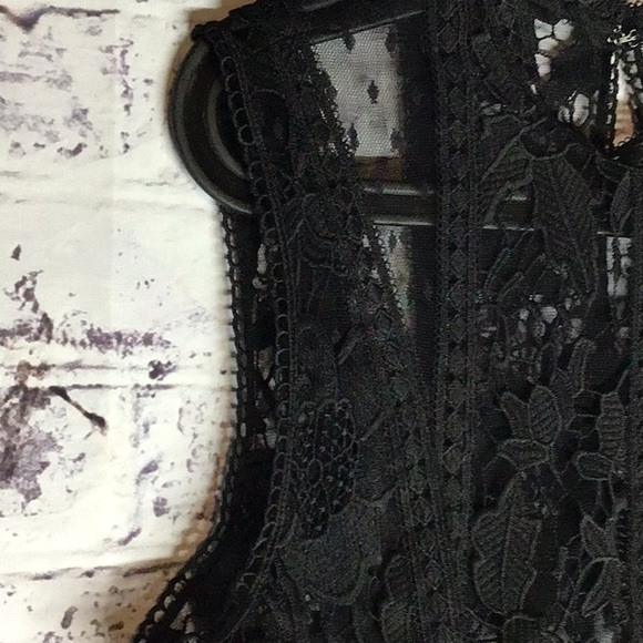 ✨Express Elegant Black Lace Top Size Large - Picture 6 of 9